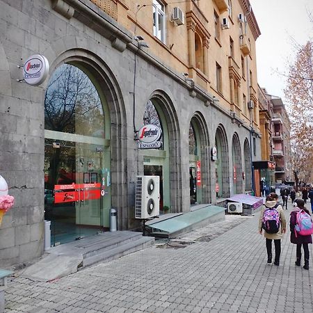 Abovyan 36 Apt & Tour Ereván Exterior foto