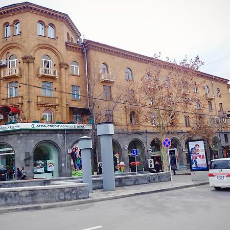 Abovyan 36 Apt & Tour Ereván Exterior foto